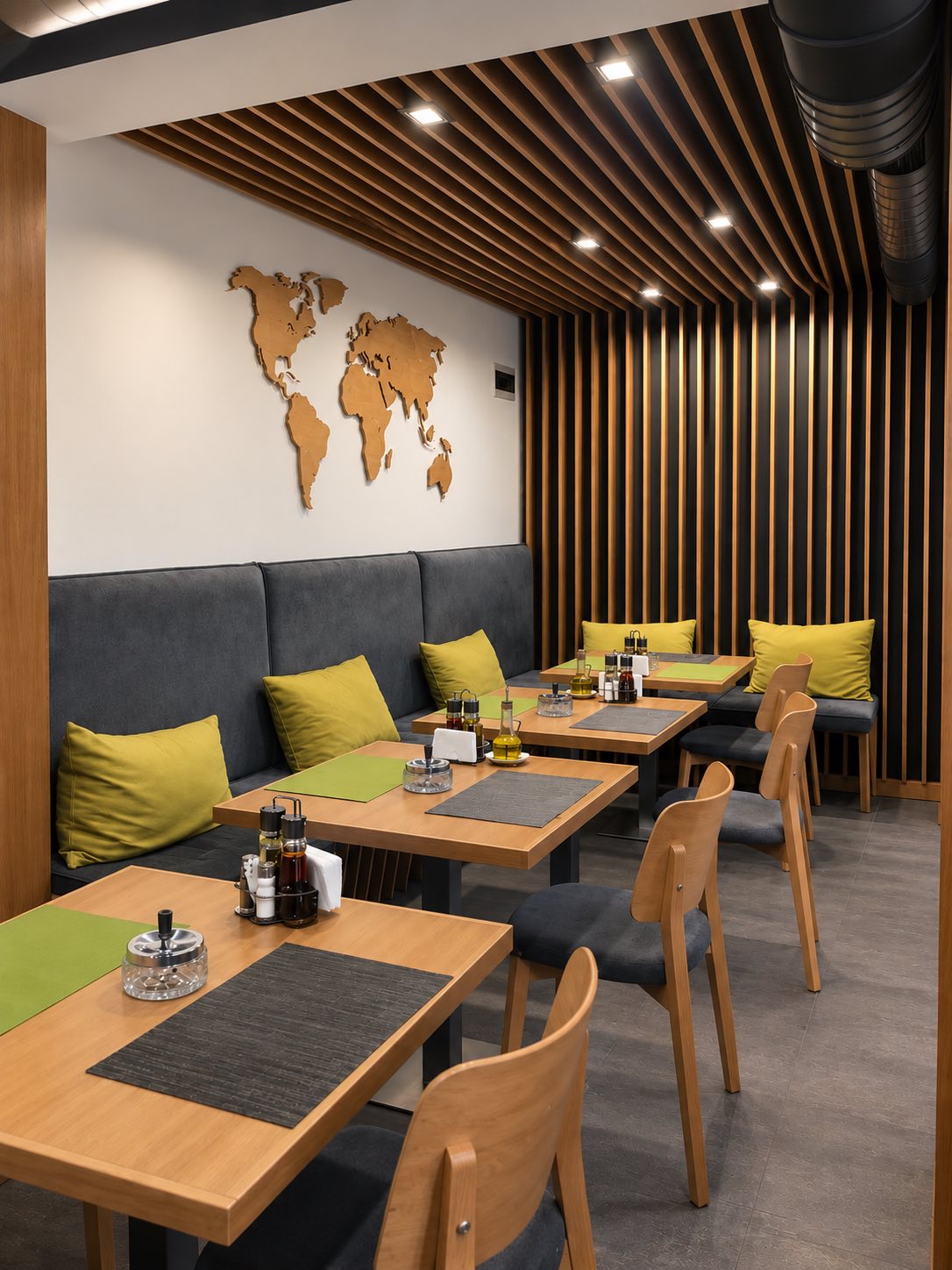 Interior of Restaurant Cardinal